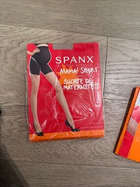 SPANX Mama! Short Maternity Shapewear - Black & Red Packaging